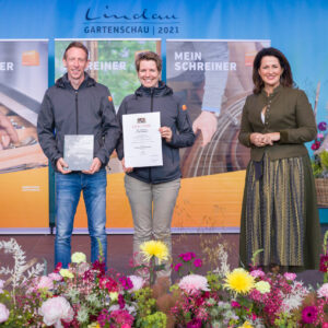 Siegerehrung mit unserem Lowboard aus Eiche