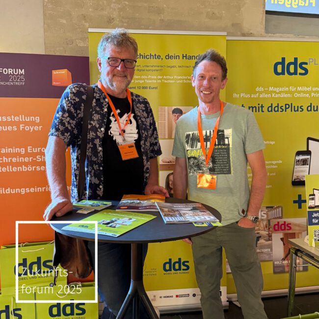 Hier trifft sich Florian mit Herrn Naumann, Redakteur des dds